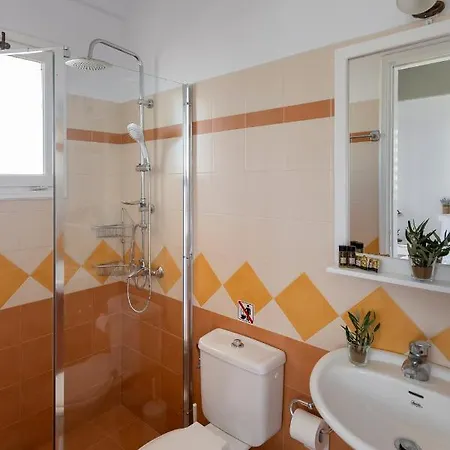 Olivas Guest house *